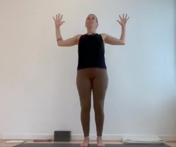 Yogavideo: Yoga til hjertet - Blid Yoga - Image 6