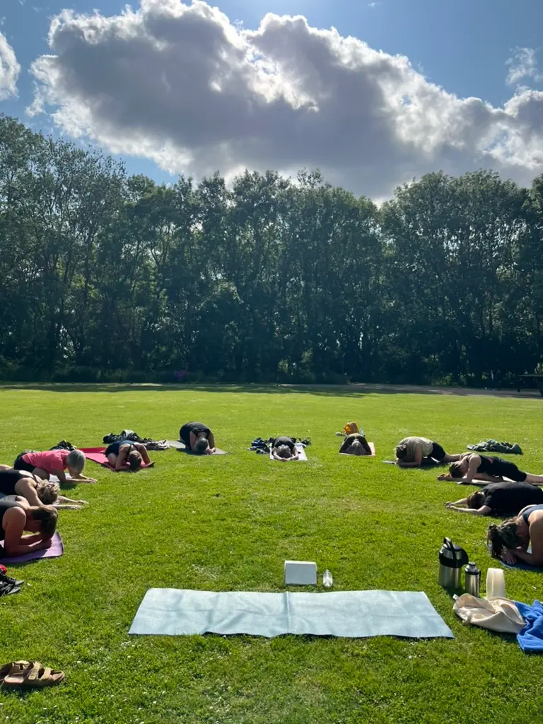 Sommeryoga i juni 2026 - Billede 10